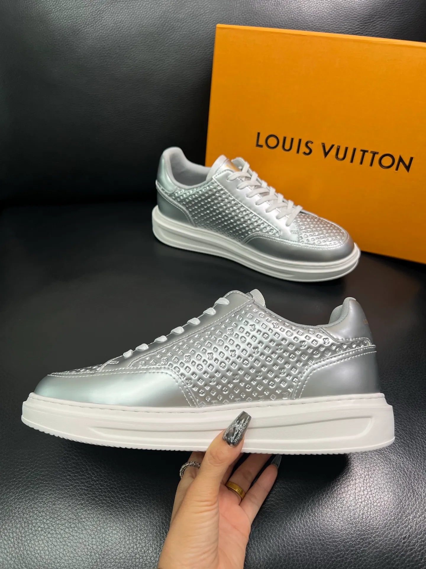 Men's shoes 💰740 Lv high quality top crafts Louis Vuitton sports shoes counter synchronized with original factory configuration, uppers imported from Italy, high-quality splicing colorful complex crafts, imported mesh pads soft and comfortable, soles: original soles specially provided by the original factory, T men's shoes 💰U exclusive movable molded soles super comfortable, original factory and single goods, welcome to compare, code number 38-44 (customized 45) 85867